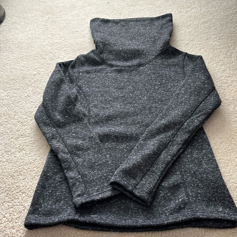 Mountain warehouse sweater